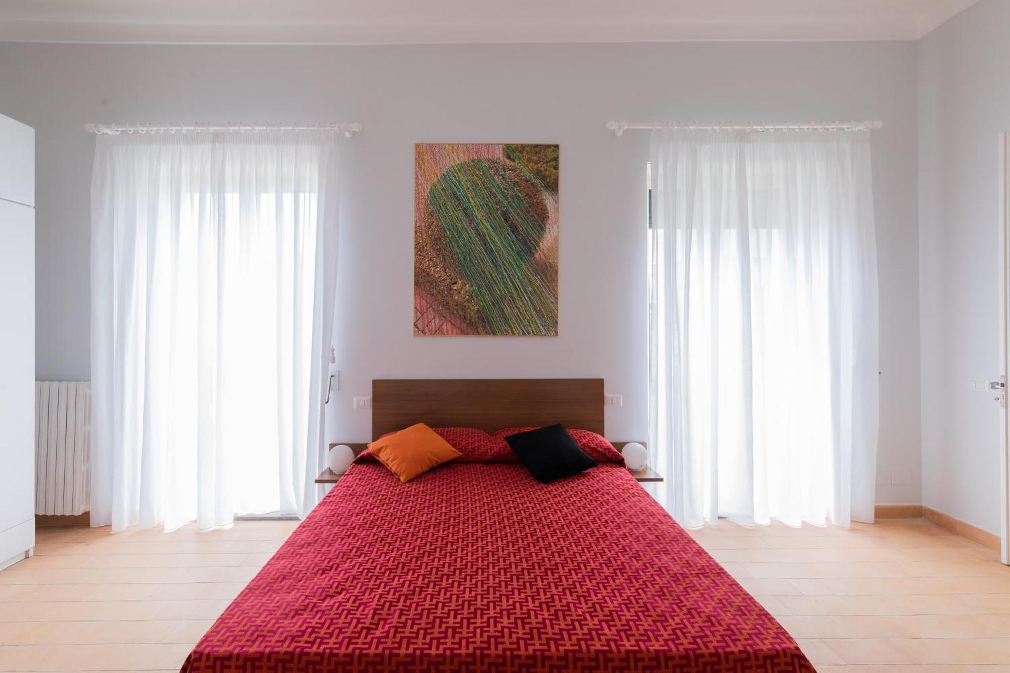 Casa Ambra Contemporary Art Apartment